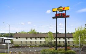 Super 8 By Wyndham Portland Airport